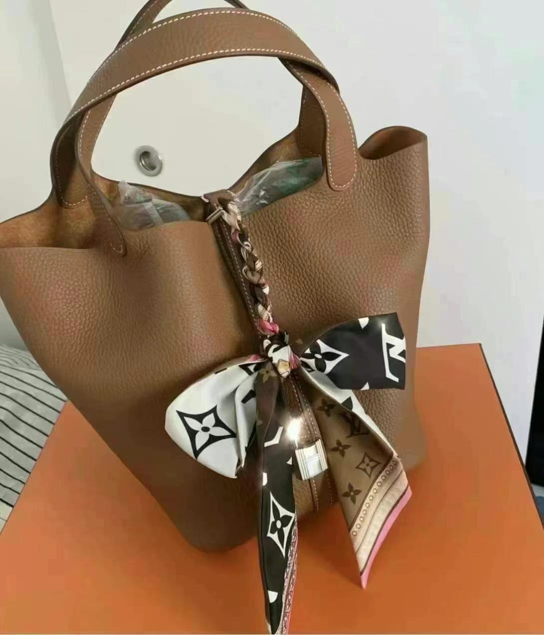 LV Silk Scarf Full Packaging Set63440032401666112