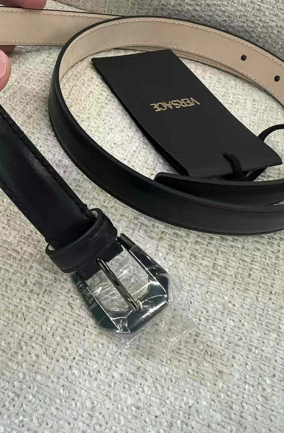 فيلا فيرساتشي، حزام موظف، عرض 1.5 سم، طول 90 سم (يمكن ثقبه)63440000940289111