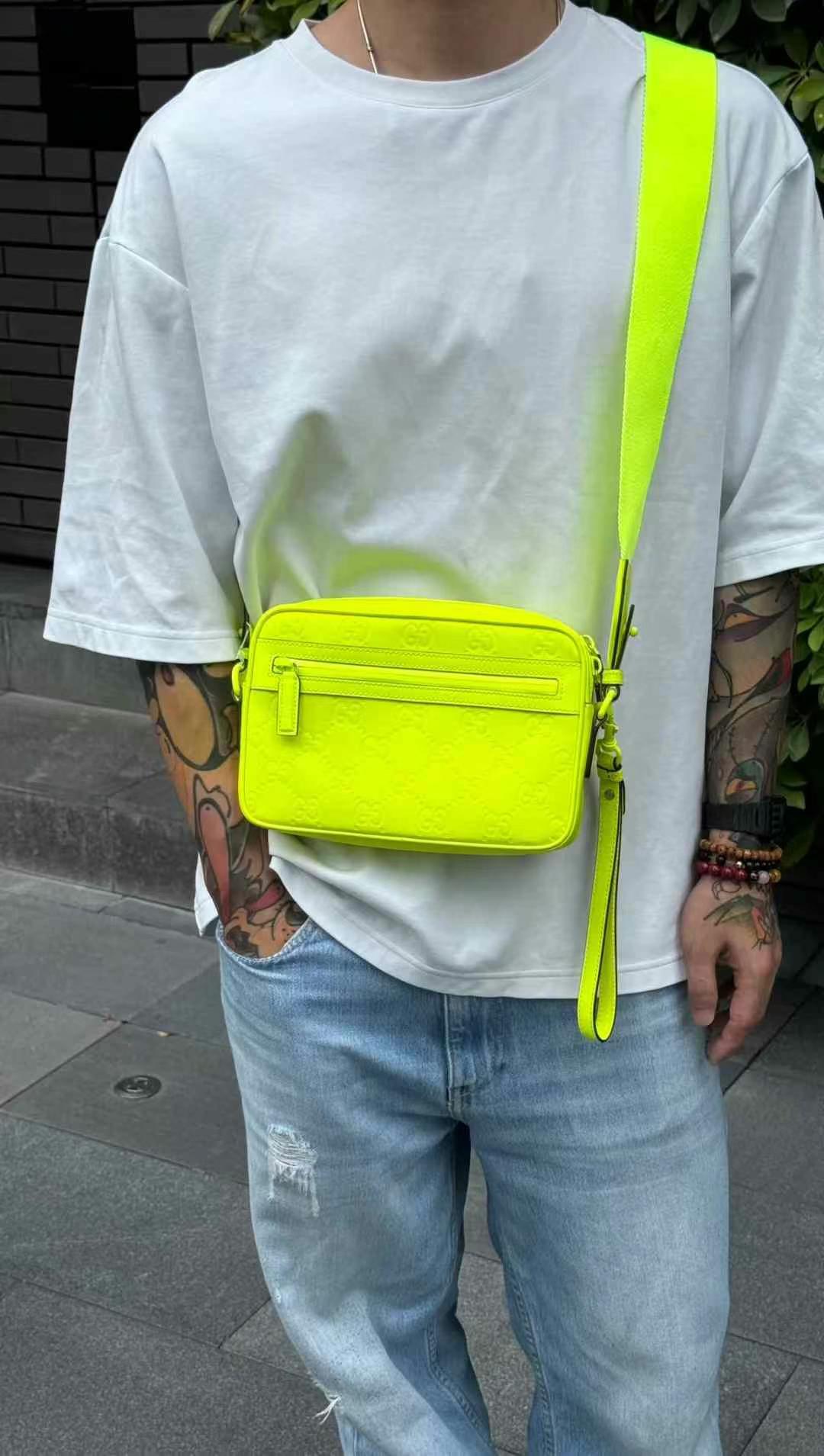 Gucci Lucky Fluorescent Yellow Crossbody Camera Bag63439985783297113