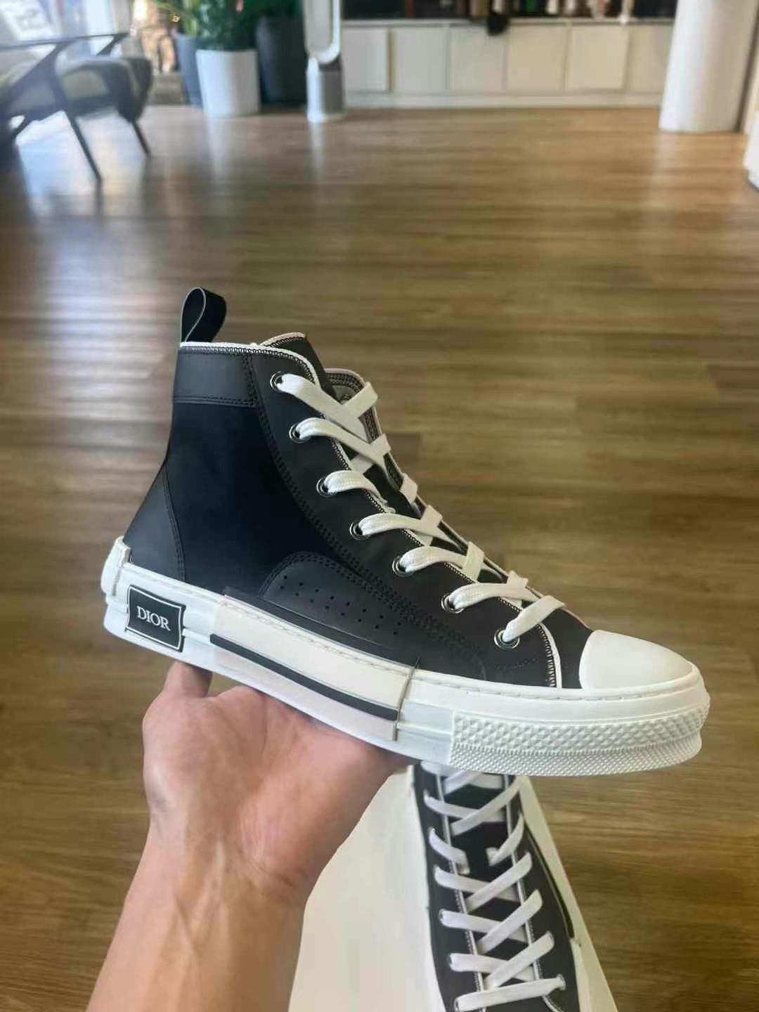 Dior high-top, size 42 and 44.5, runs small63439984363139111