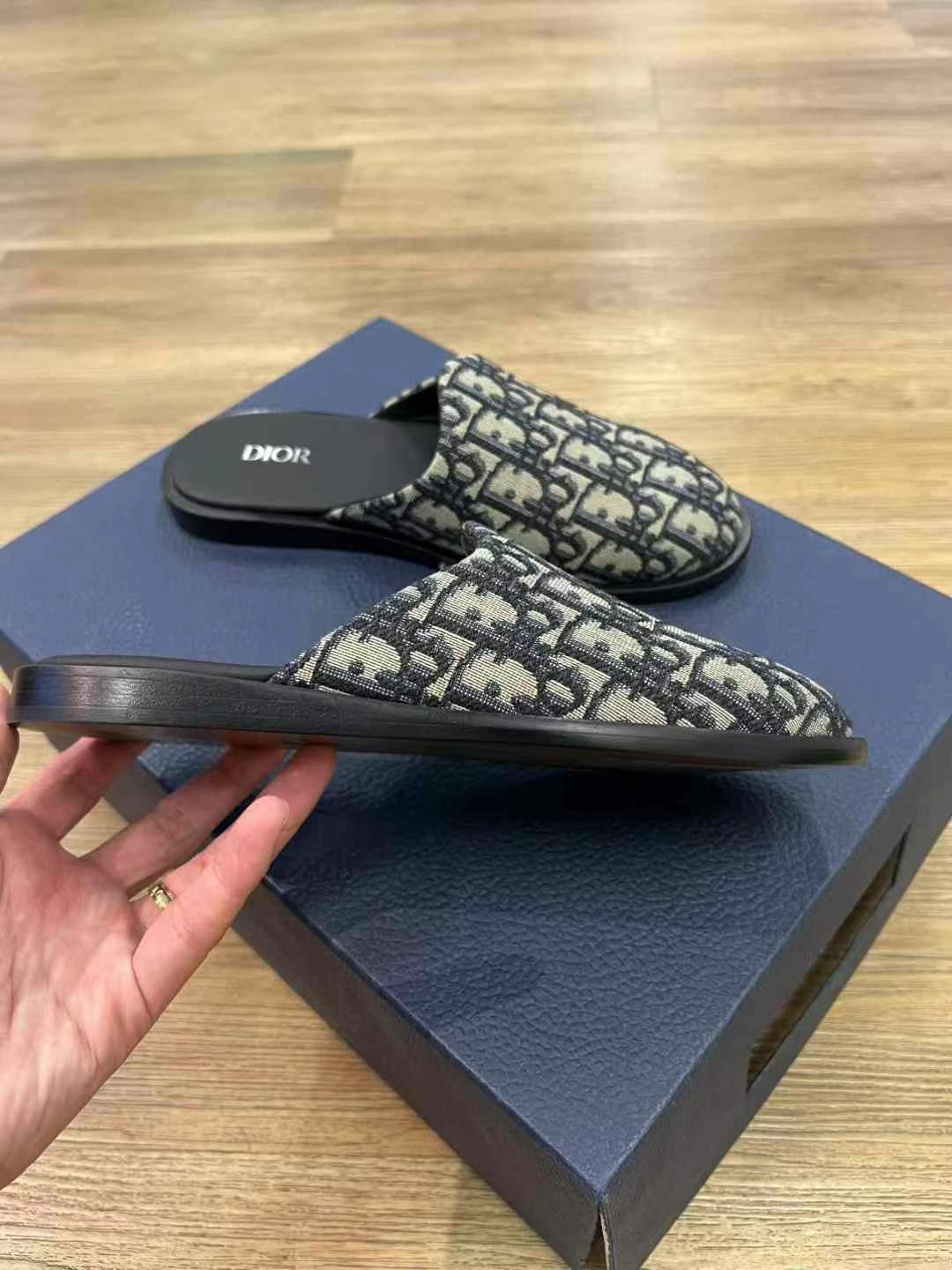 Dior Slippers Size 36, Runs Wide and Large63439978681091111