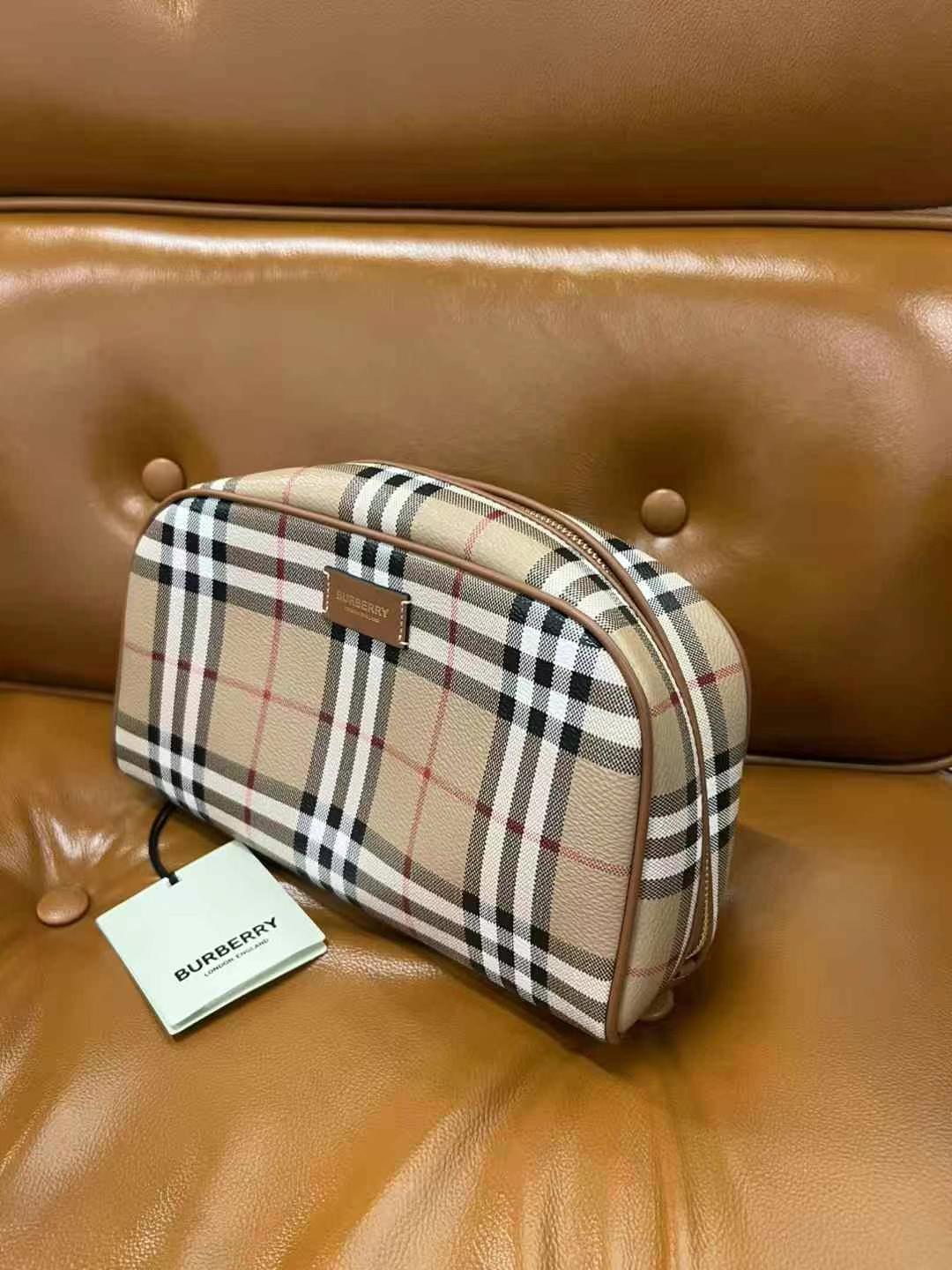 Burberry Storage Bag63439970862978111