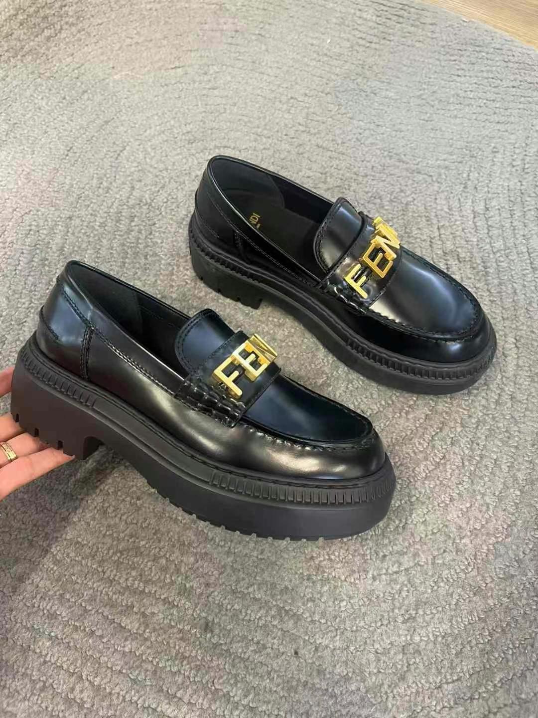 Fendi 乐福鞋  36 37码63439970547587111