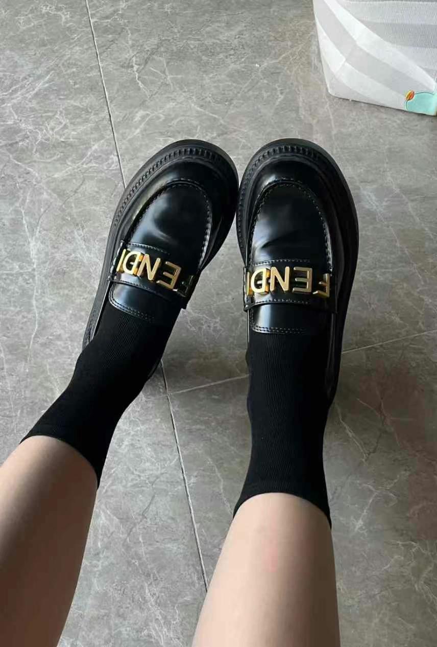 Fendi 乐福鞋  36 37码63439970547587114