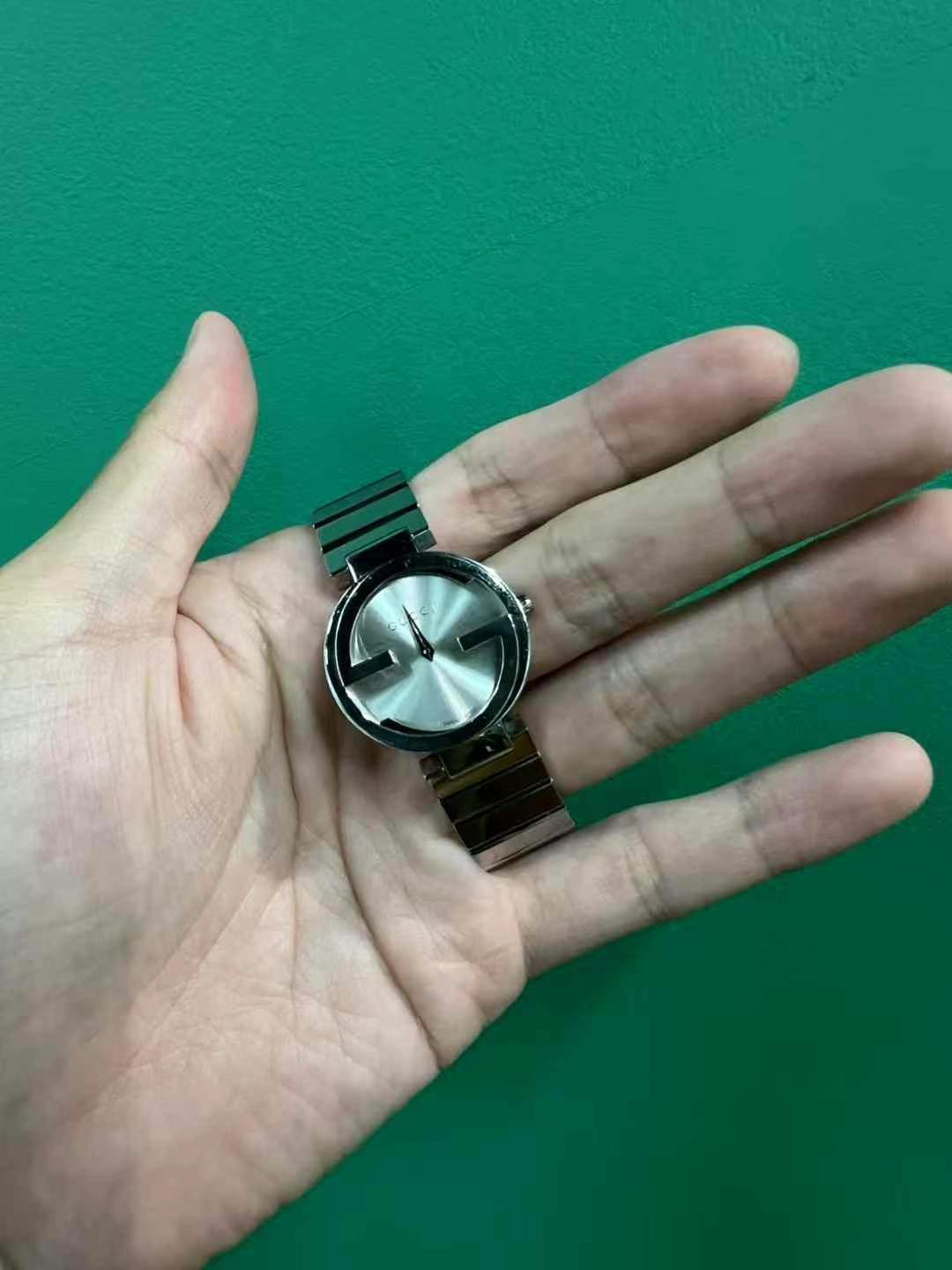 Second-hand63439963081987110
