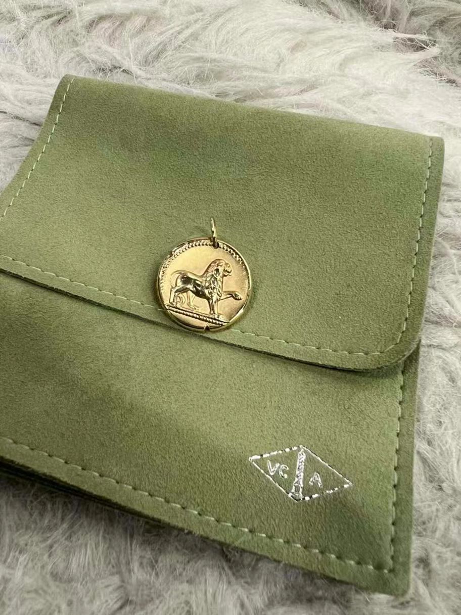 مستعمل، حالة ممتازة، ذهب 18 قيراط63439932793986113