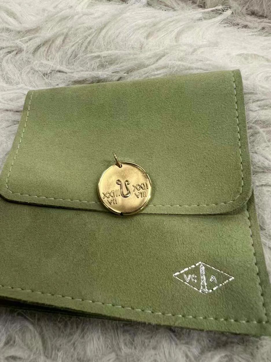 مستعمل، حالة ممتازة، ذهب 18 قيراط63439932793986114