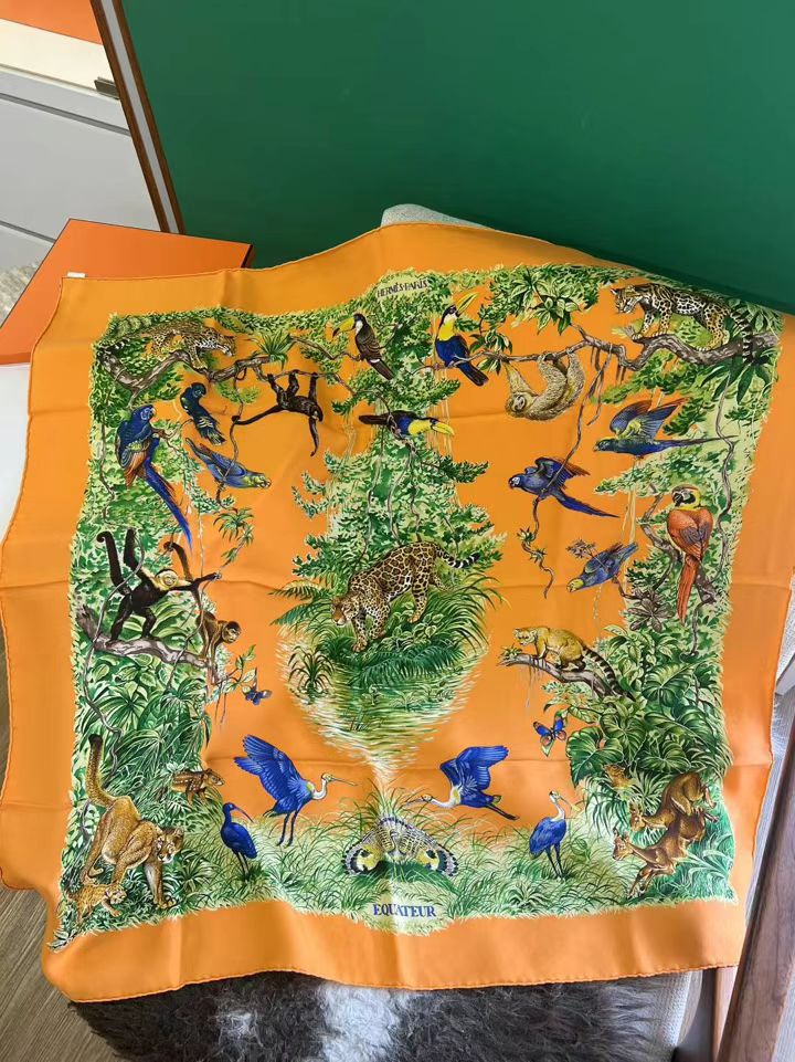 Hermès 90*90cm silk scarf63439918860291111