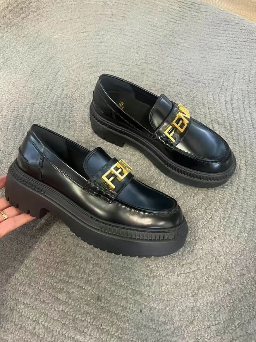 Fendi 乐福鞋  36 37码63439915580161111