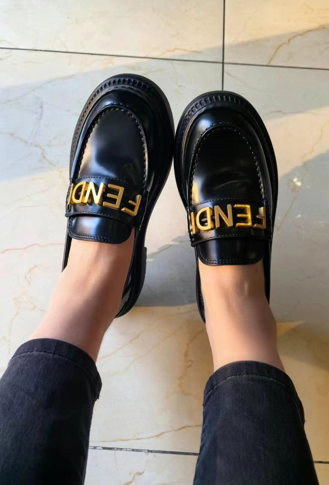 Fendi 乐福鞋  36 37码63439915580161113