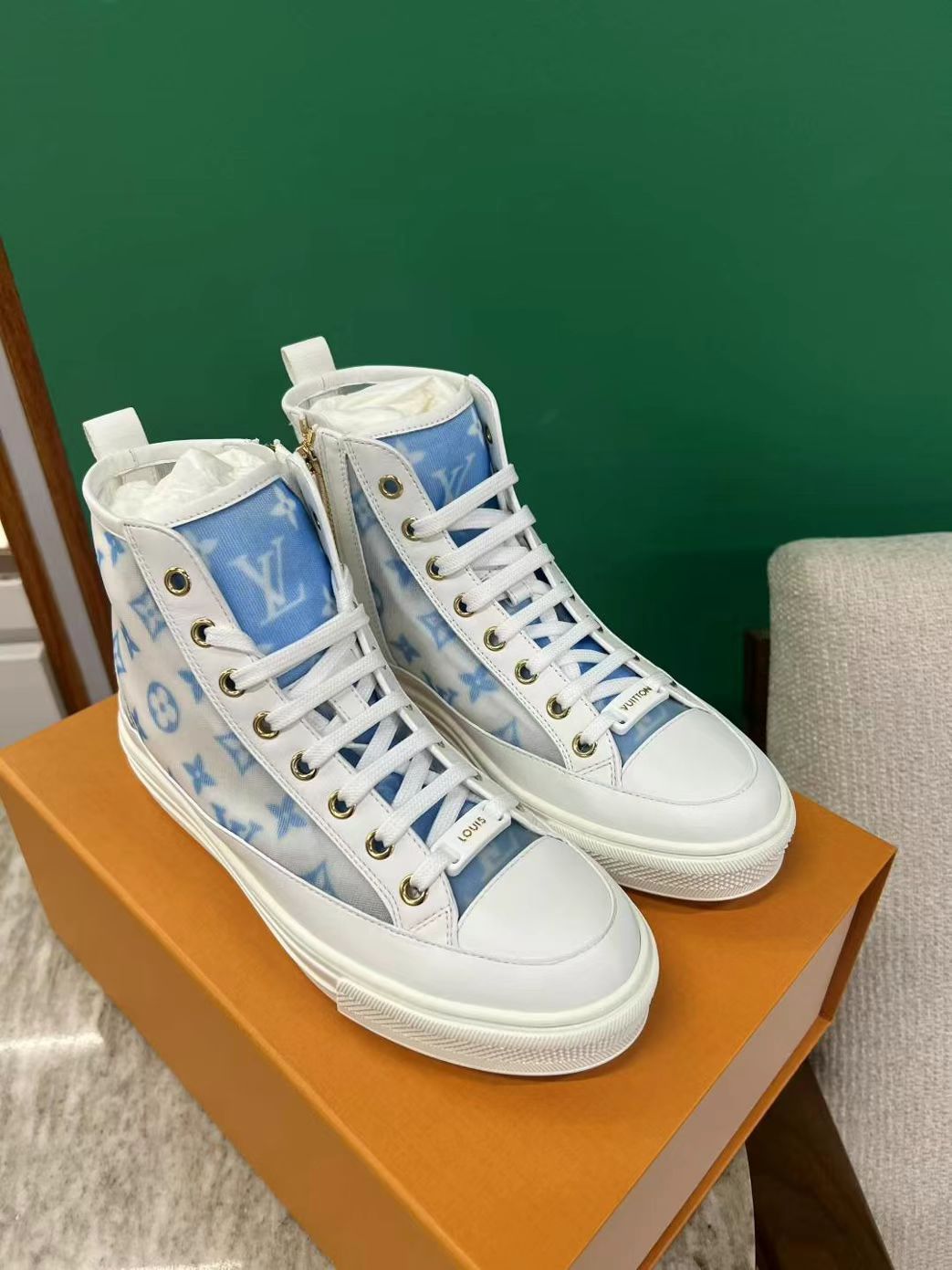 LV Women's High-top Sneakers Size 3563439915053059111