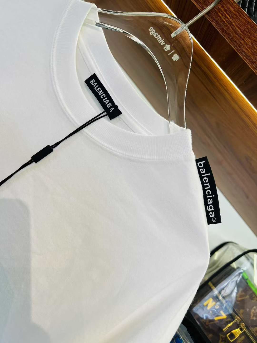 Balenciaga T-shirt, size XS, loose fit, runs large63439895185153111