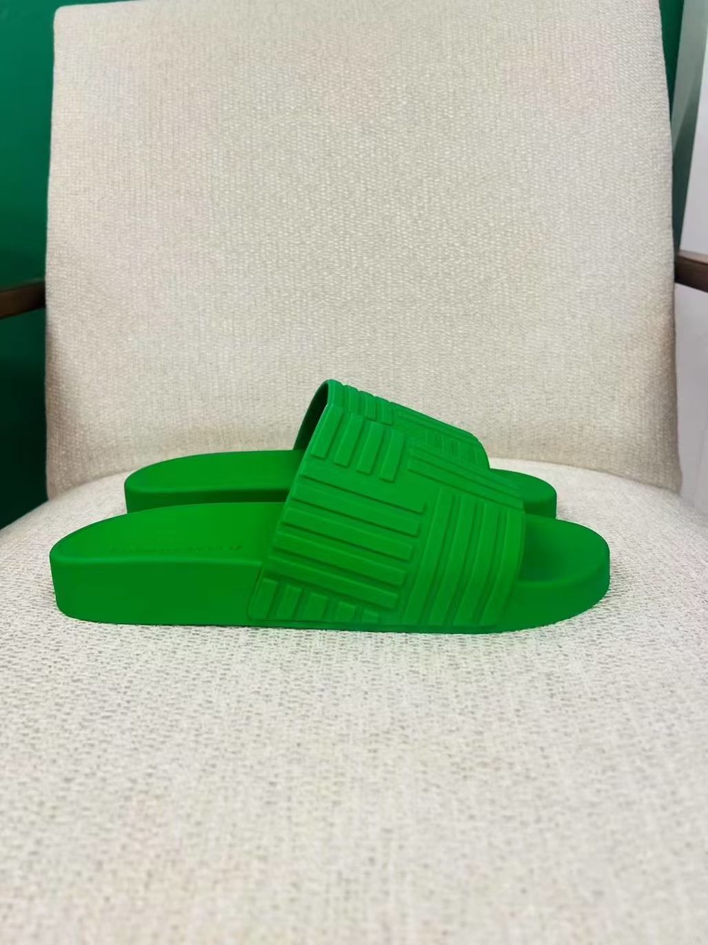BV Classic Green Beach Slippers63439893000835111