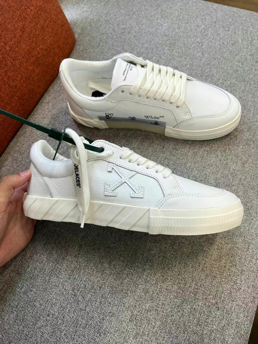 Off-white men's sneakers size 424 Off-white men's sneakers size 4263440368782210114