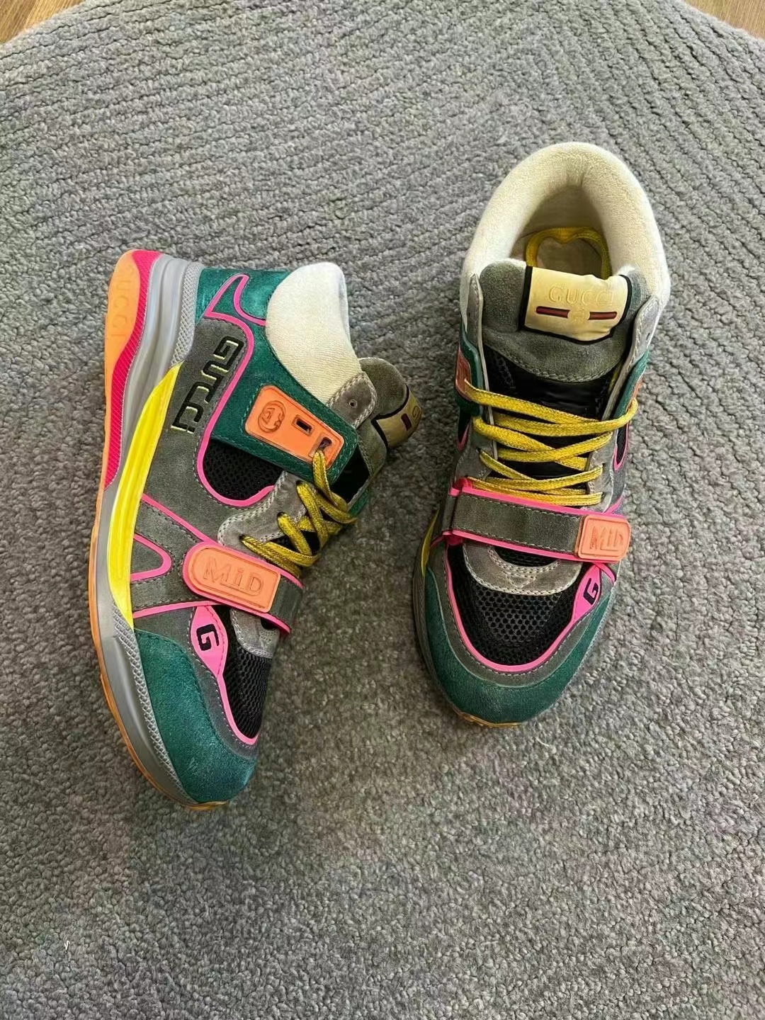 Gucci sneakers size 435 Gucci sneakers size 4363440354382595115