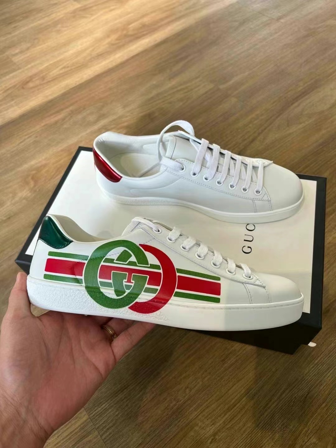 Gucci sneakers size 38.52 Gucci sneakers size 38.563440344401410112