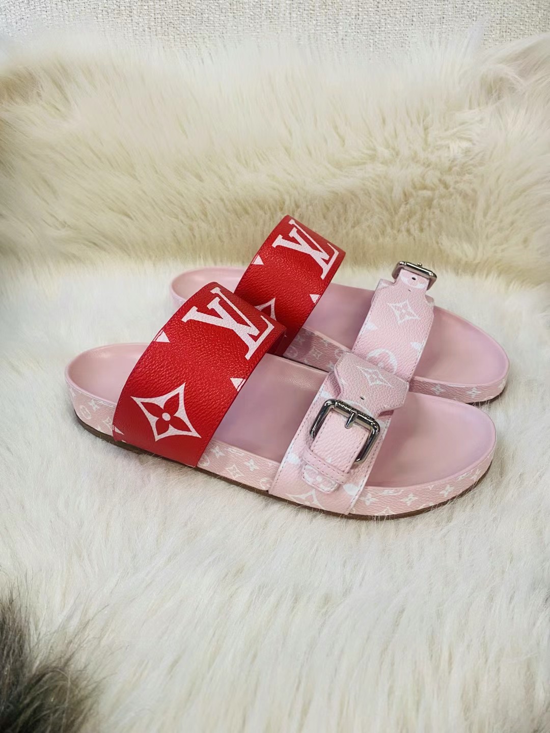 LV 凉鞋 37.5码26 LV 凉鞋 37.5码634403030114591126
