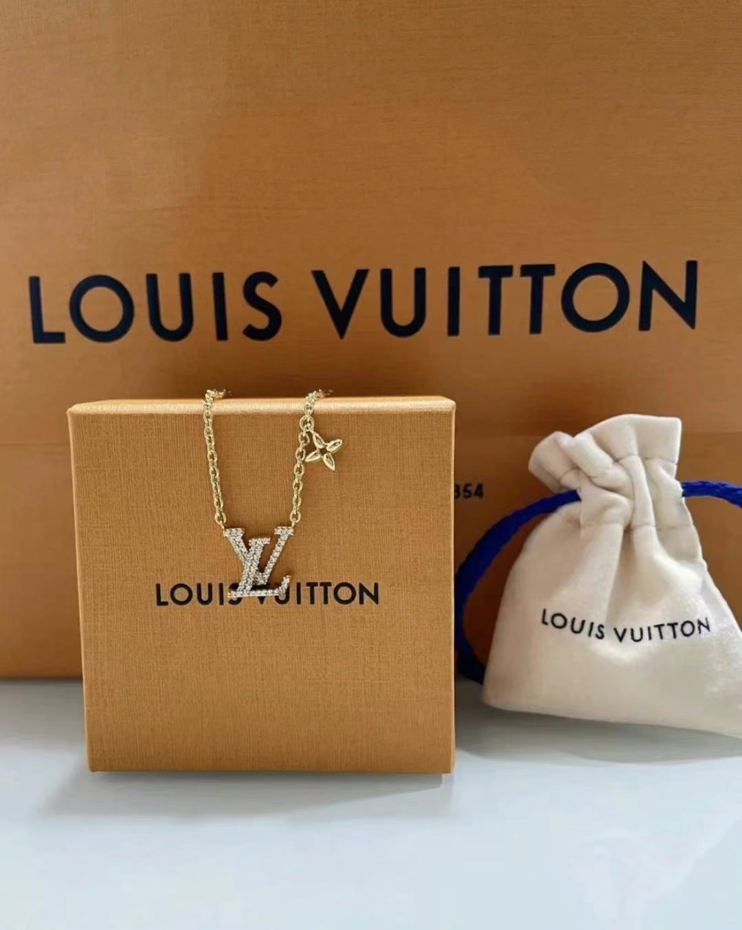 LV Classic Necklace23 LV Classic Necklace634402753893131123