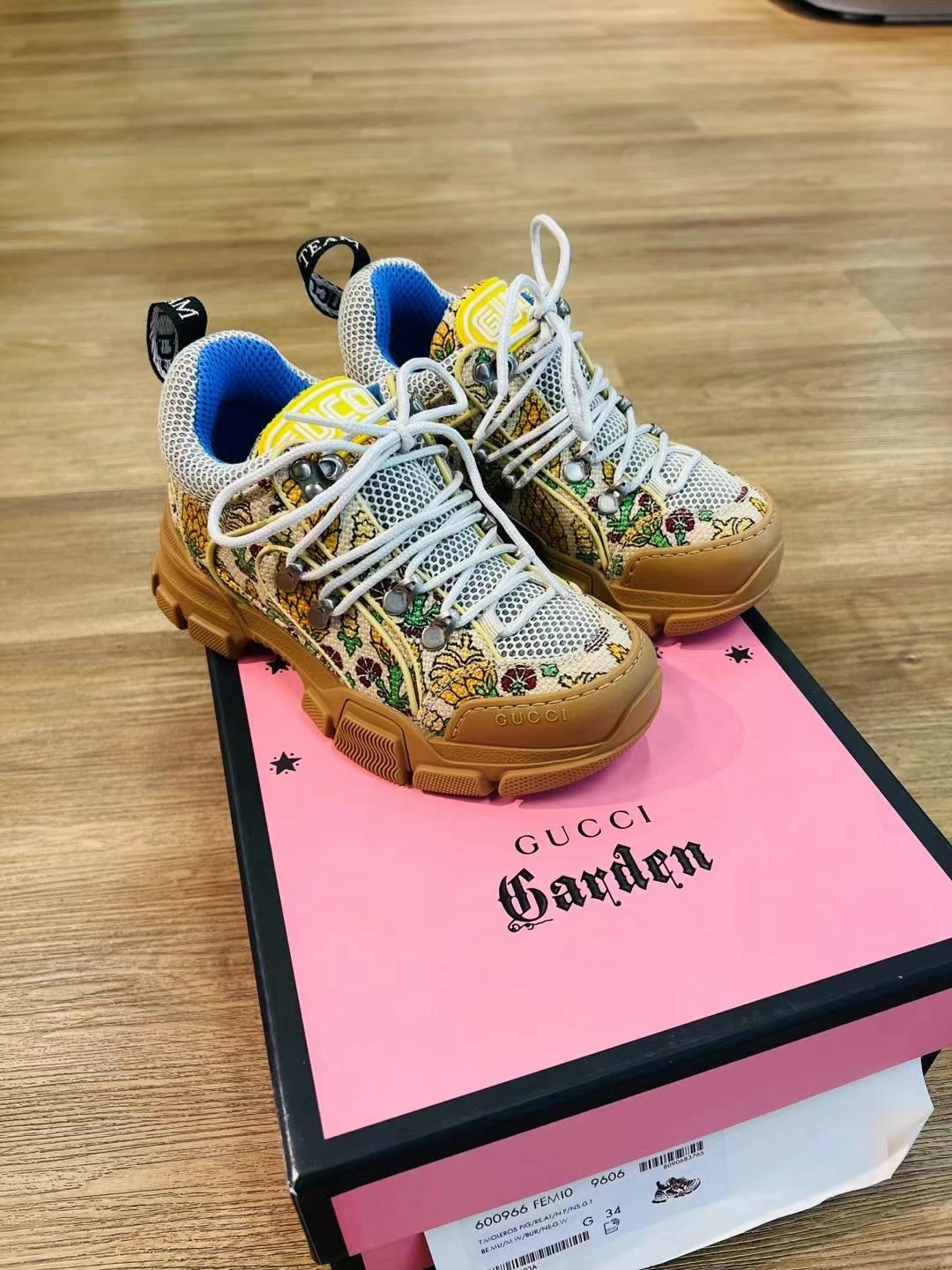 Gucci sneakers with elevated sole, size 3424 Gucci sneakers with elevated sole, size 34634402426474251124