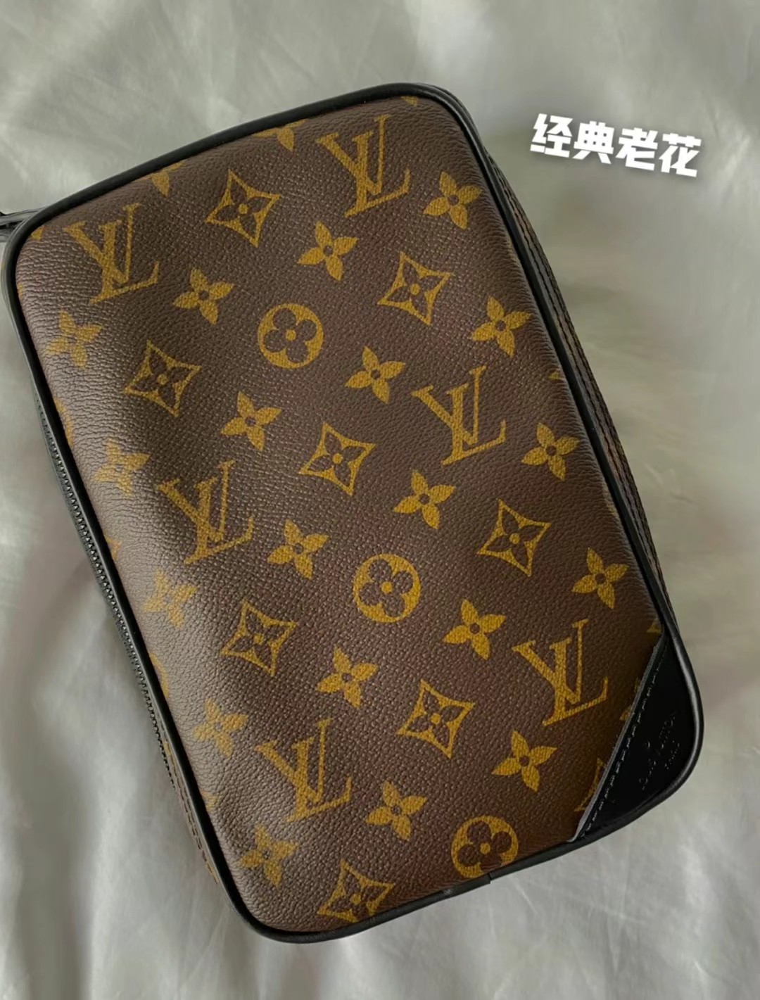 LV waist bag12 LV waist bag634402321615381112