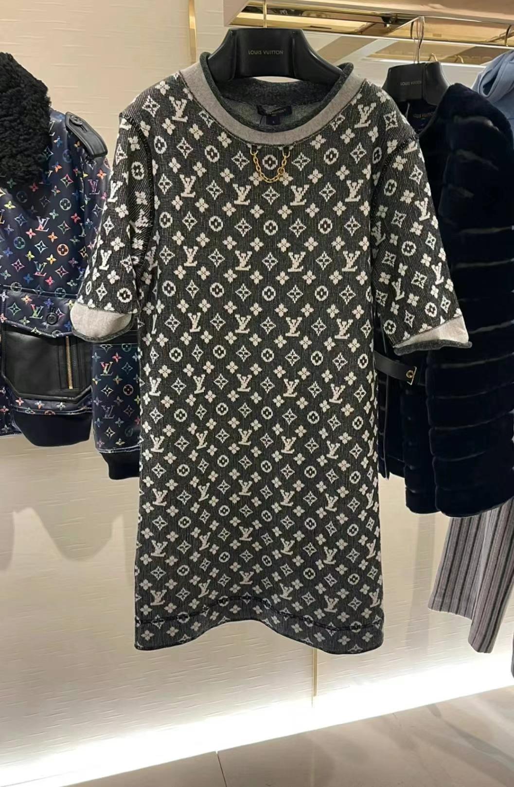 LV full logo dress size L63440054752641119
