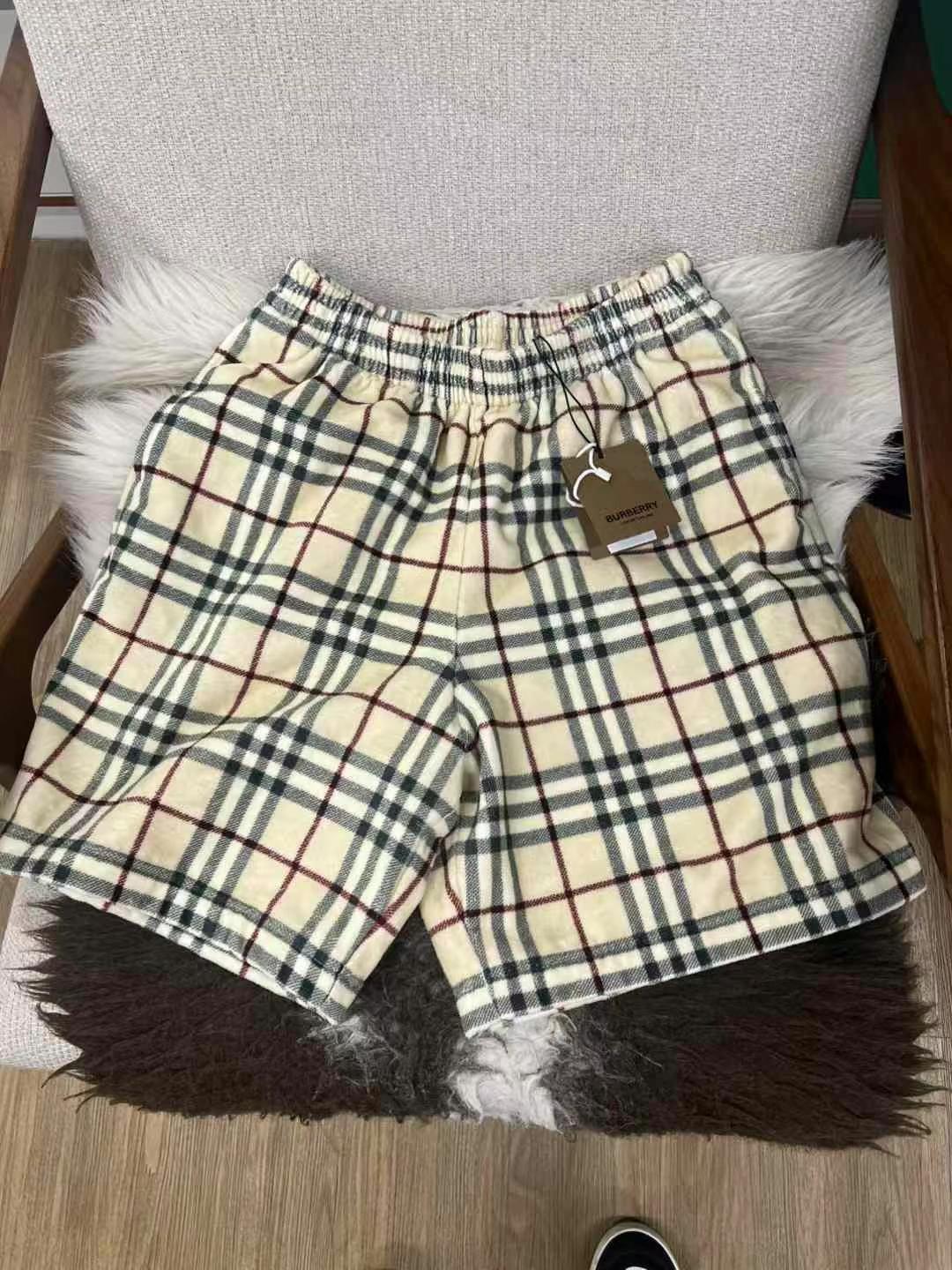 Burberry Cotton Shorts Unisex Size S22 Burberry Cotton Shorts Unisex Size S634400035187221122