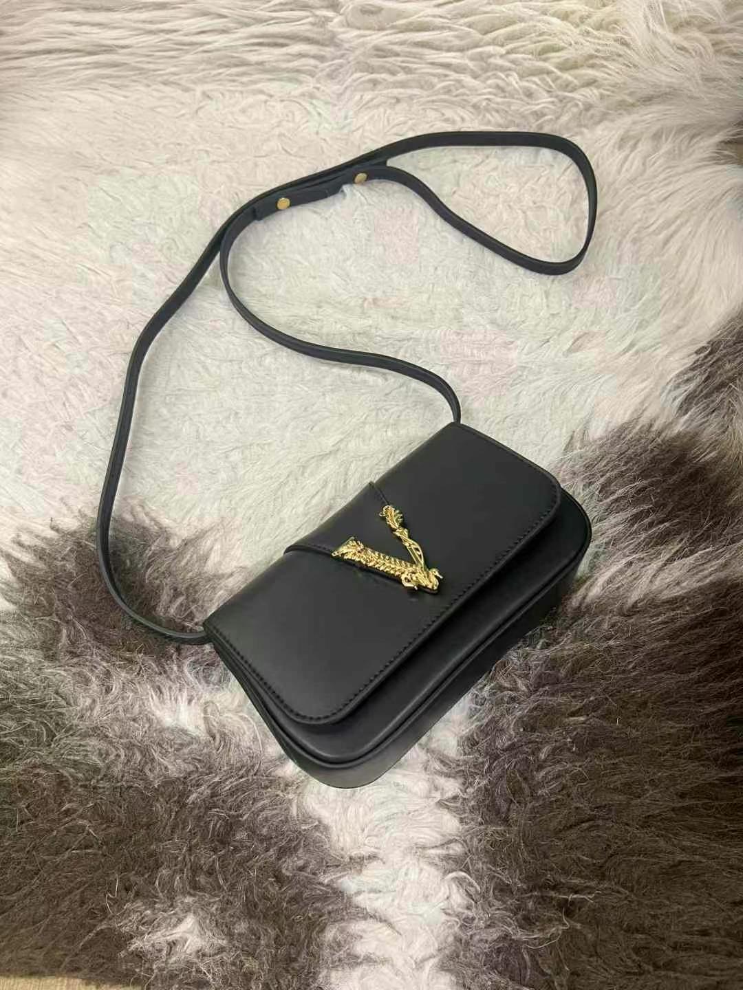 Versace Employee Benefits Package14 Versace Employee Benefits Package634400006178571114
