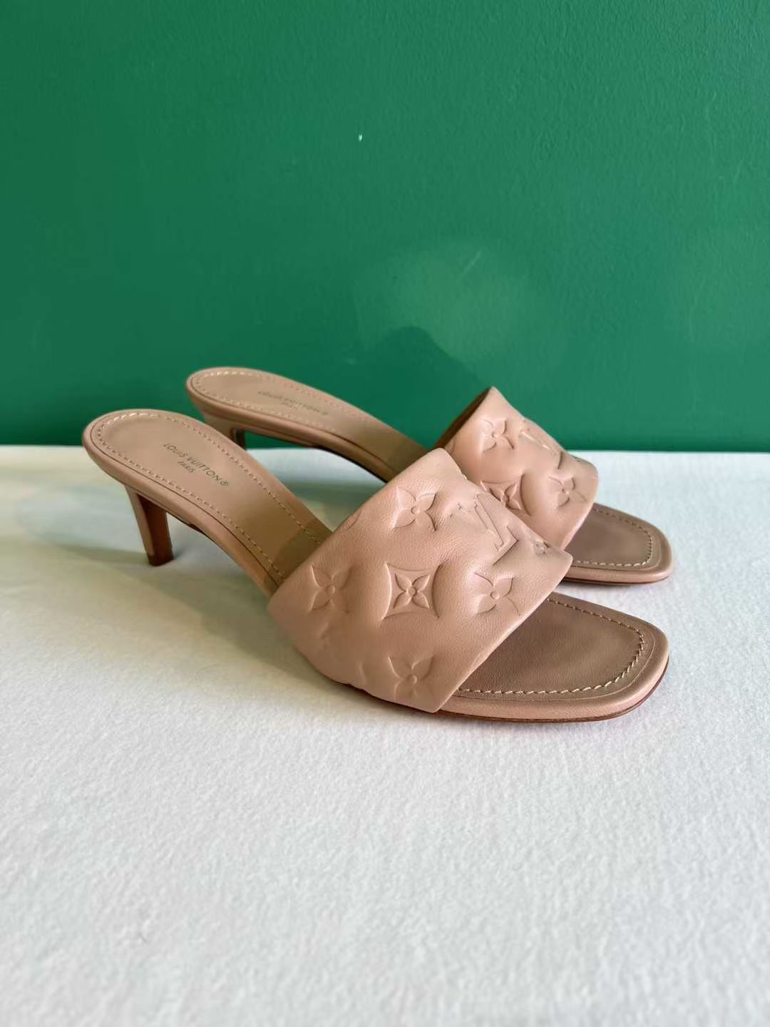 LV women's low heel size 3924 LV women's low heel size 39634399003271691124